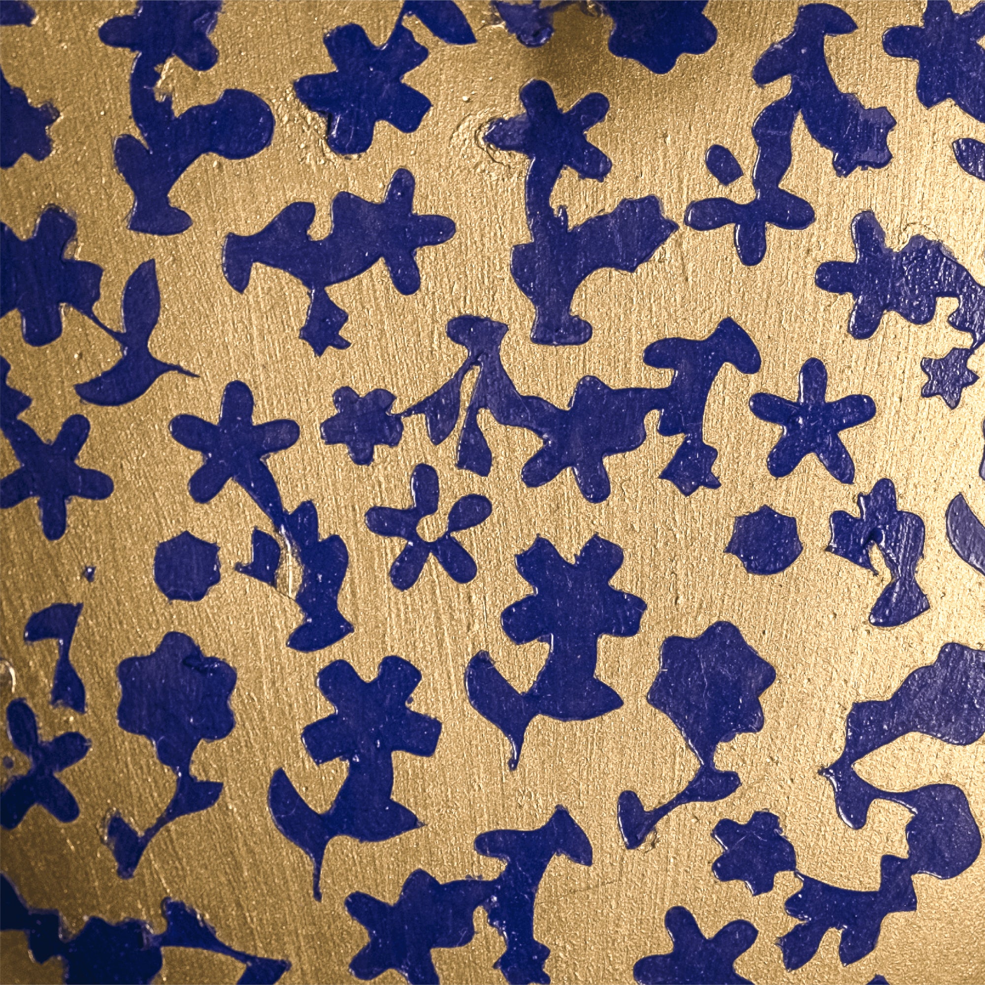 Florecitas Azules Sobre Dorado